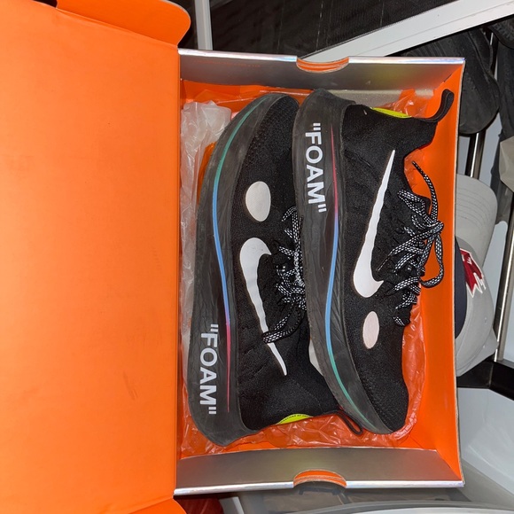 Off White Nike Flynit - Picture 2 of 2